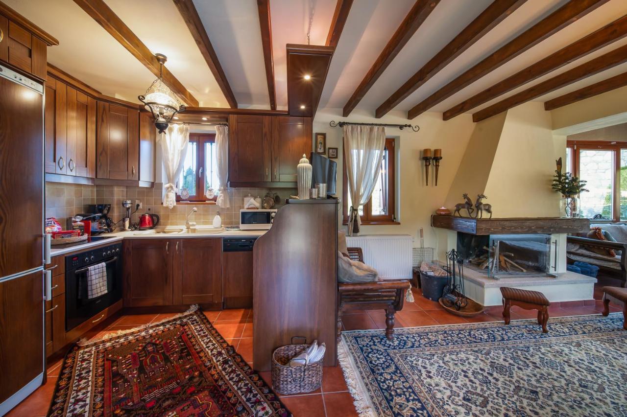 Vila Livadi cosy house Arachova Exteriér fotografie